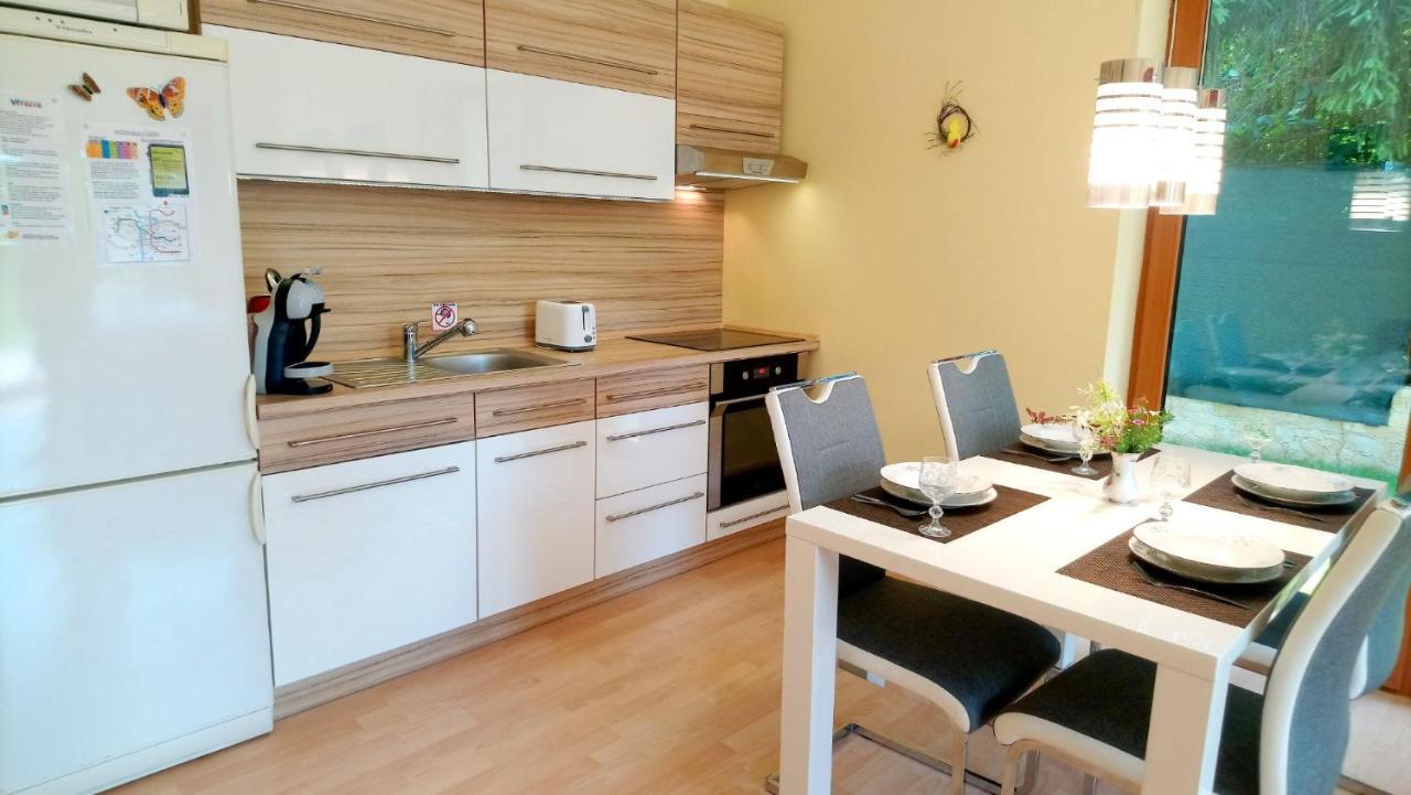 Lovely Apartment, Garden, Parking, Wifi, Netflix Prague Ngoại thất bức ảnh