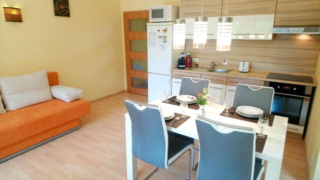 Lovely Apartment, Garden, Parking, Wifi, Netflix Prague Ngoại thất bức ảnh